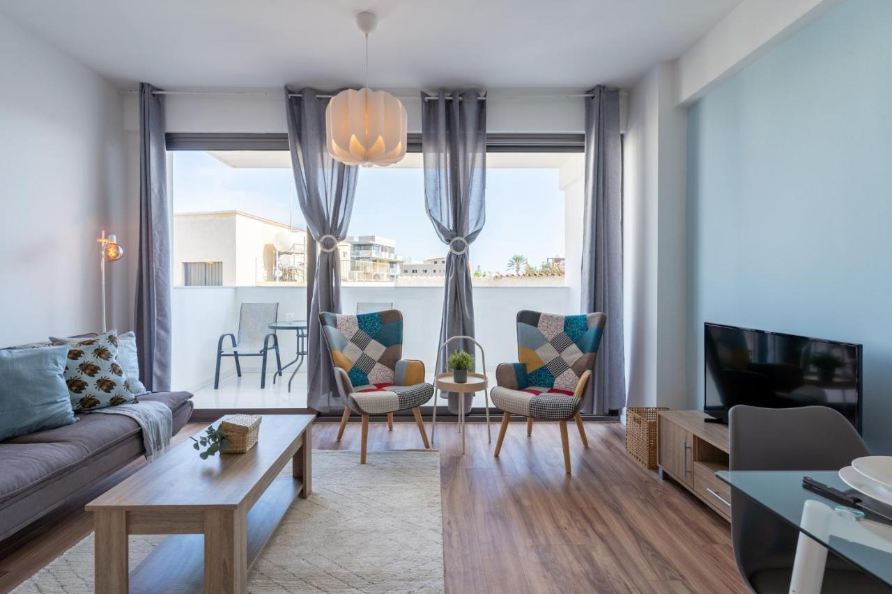 Livia Studio Apartment In Larnaca Exterior photo